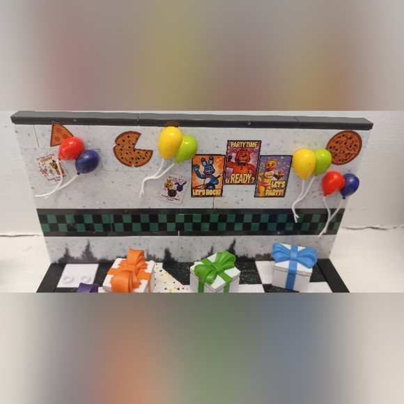 FNAF McFarlane Party Room Building Set #12692 Five Nights At Freddy's Incomplete - Picture 6 of 12